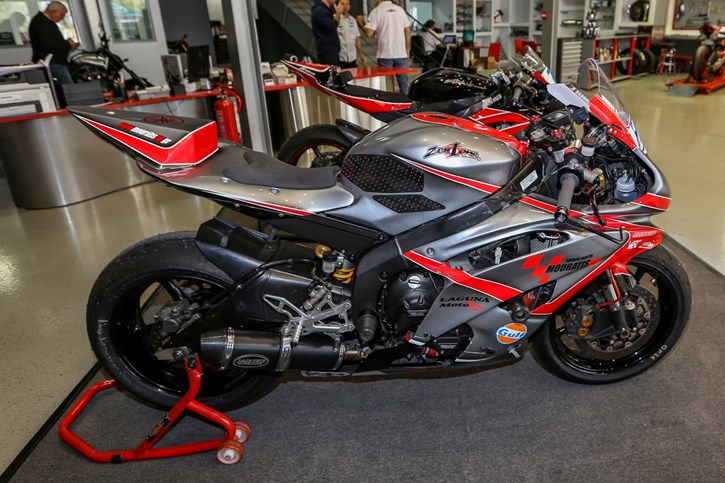 Yamaha R6 Doukas